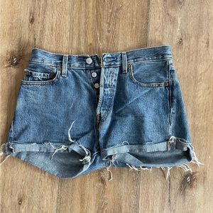 VINTAGE Cut off 501 LEVI denim shorts
